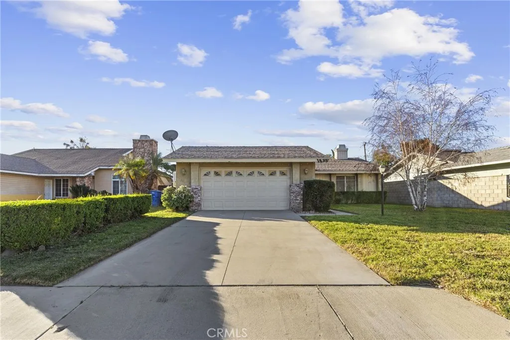 1895 W Gilbert, San Bernardino, California 92411 home-pic-1