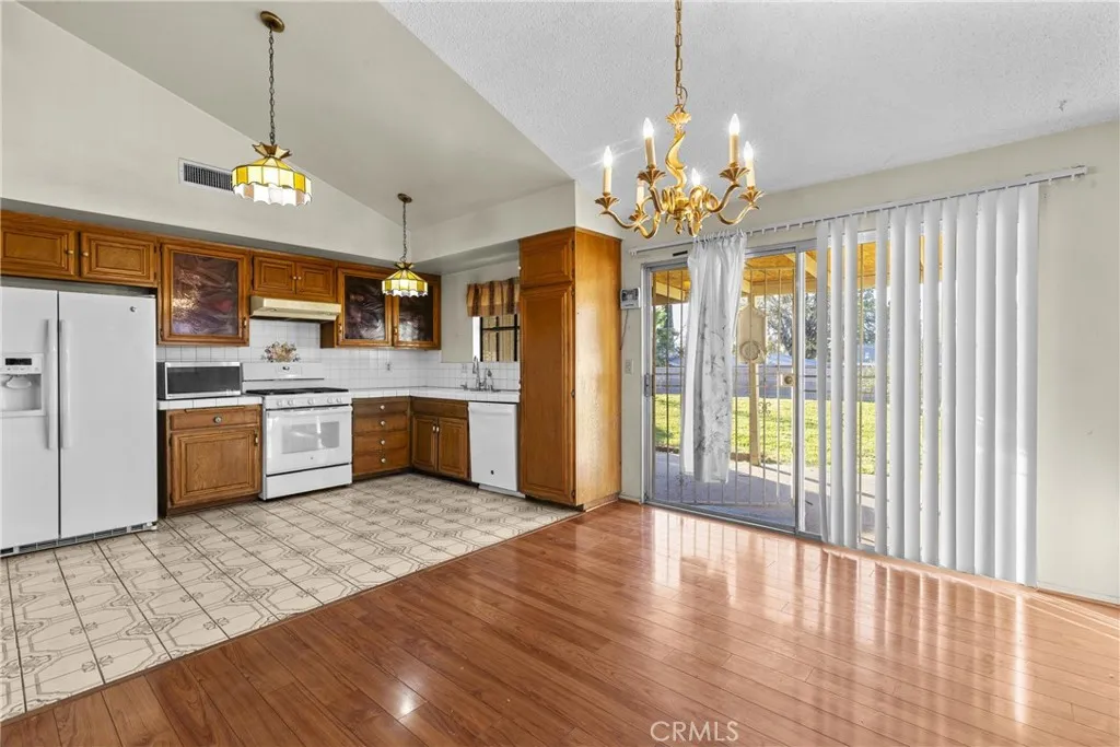 1895 W Gilbert, San Bernardino, California 92411 home-pic-5