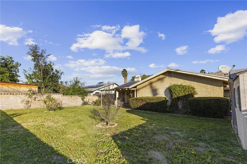 1895 W Gilbert, San Bernardino, California 92411 home-pic-9