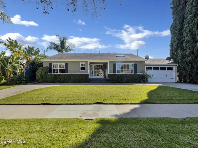 1524 Riverside Dr, Burbank -HsHProd-58