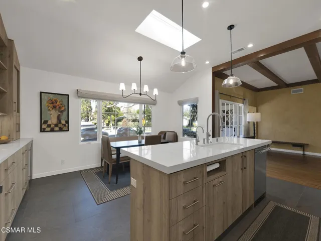 1524 Riverside Dr, Burbank -HsHProd-23