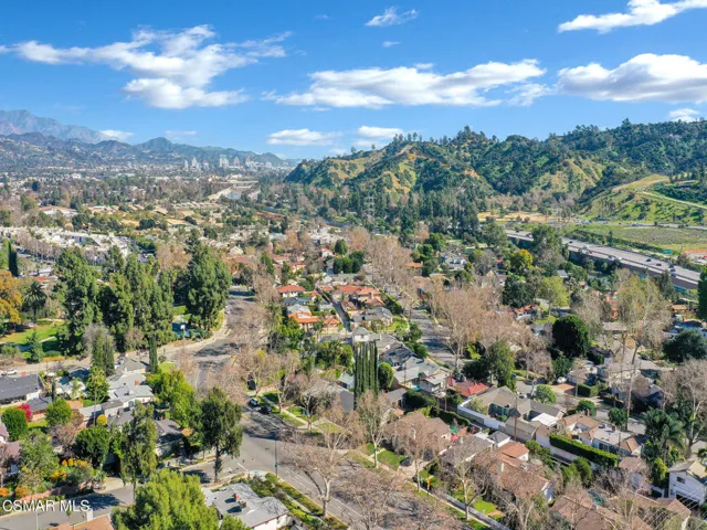 1524 Riverside Dr, Burbank -HsHProd-3