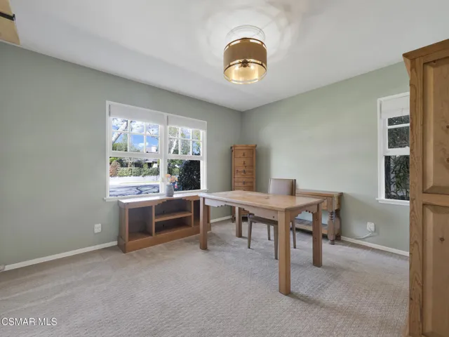 1524 Riverside Dr, Burbank -HsHProd-28