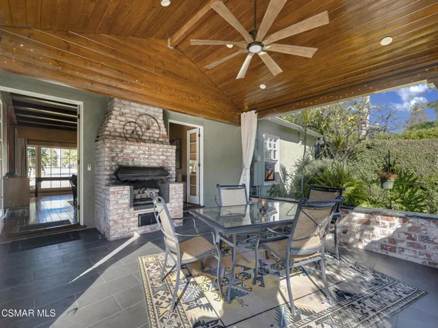 1524 Riverside Dr, Burbank -HsHProd-52