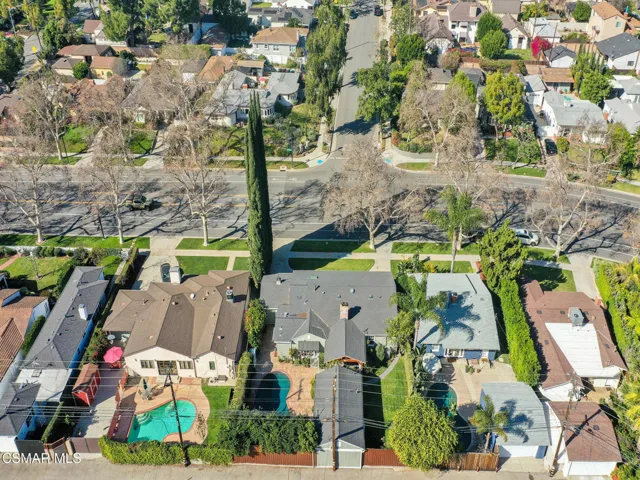 1524 Riverside Dr, Burbank -HsHProd-6