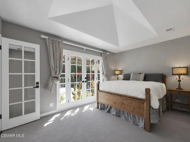 1524 Riverside Dr, Burbank -HsHProd-34