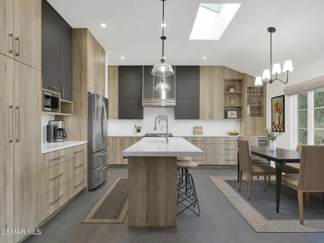 1524 Riverside Dr, Burbank -HsHProd-16