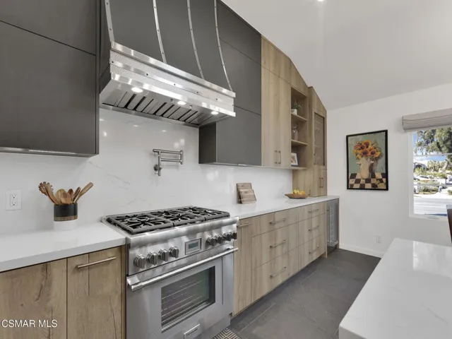 1524 Riverside Dr, Burbank -HsHProd-26
