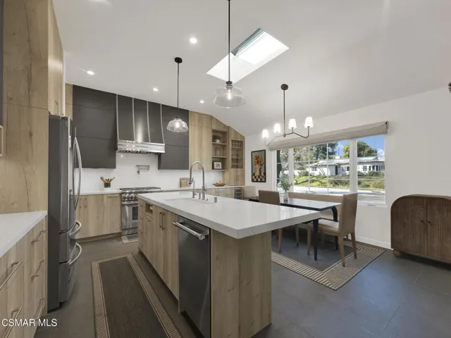 1524 Riverside Dr, Burbank -HsHProd-17