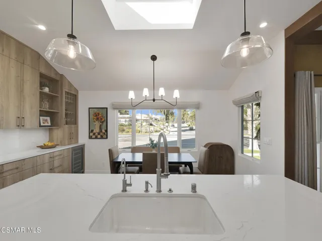 1524 Riverside Dr, Burbank -HsHProd-25