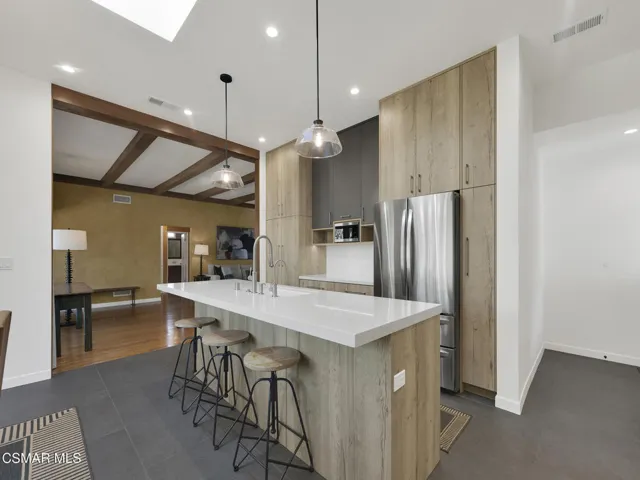 1524 Riverside Dr, Burbank -HsHProd-22