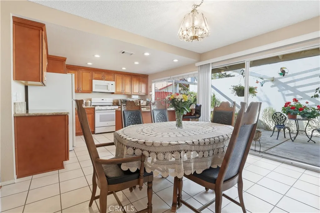 11477 Benton, Loma Linda, California 92354 home-pic-13