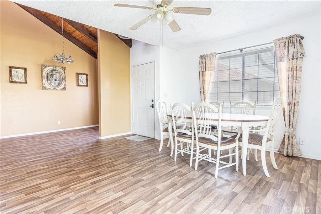 19256 Cottonwood, Apple Valley, California 92308 home-pic-6