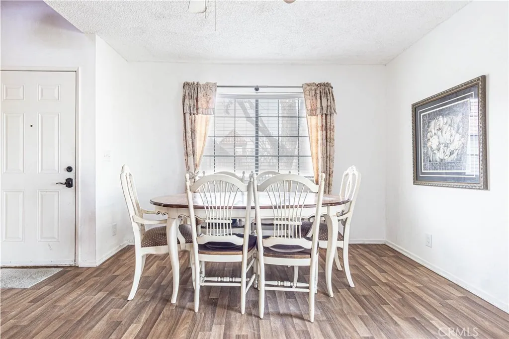 19256 Cottonwood, Apple Valley, California 92308 home-pic-5