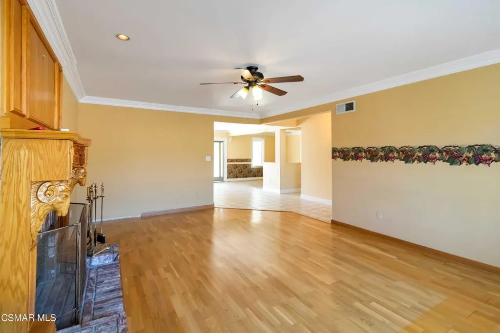 4776 El Prado Street, Simi Valley, California 93063 home-pic-5