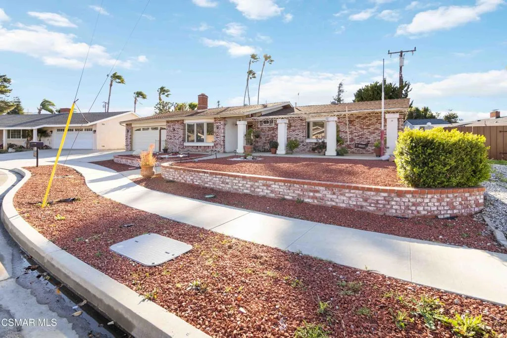 4776 El Prado Street, Simi Valley, California 93063 home-pic-1