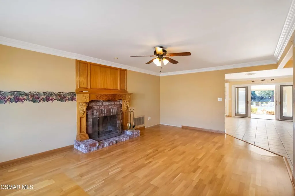 4776 El Prado Street, Simi Valley, California 93063 home-pic-4