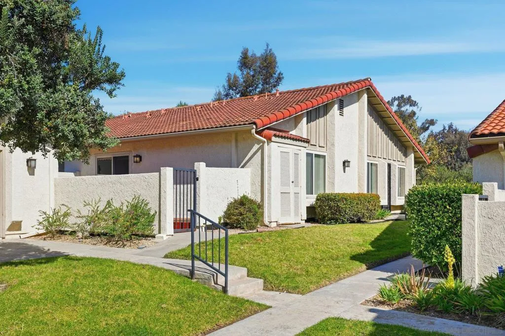 1926 Springdale Ln, Encinitas, California 92024 home-pic-2