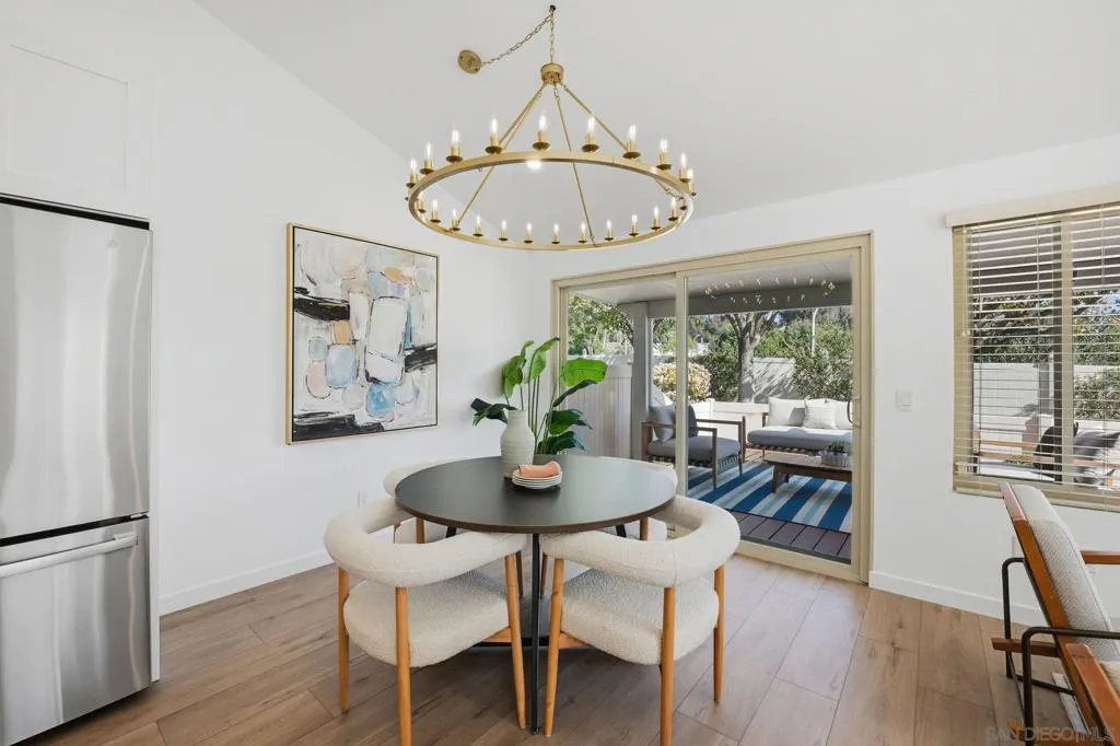 1926 Springdale Ln, Encinitas, California 92024 home-pic-8