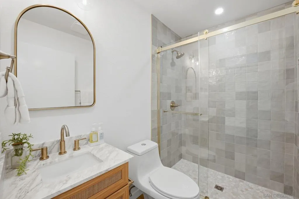 1926 Springdale Ln, Encinitas, California 92024 home-pic-14