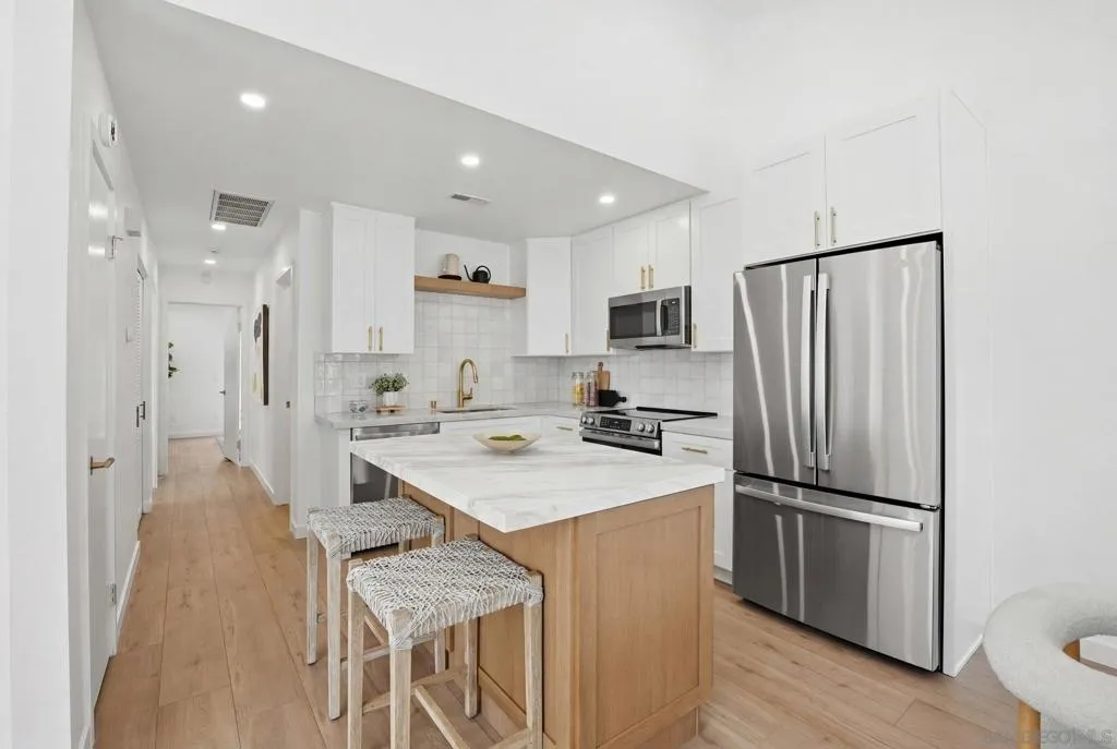 1926 Springdale Ln, Encinitas, California 92024 home-pic-11