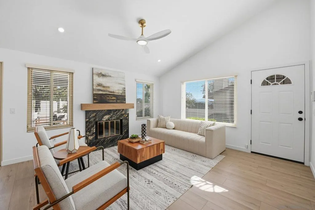 1926 Springdale Ln, Encinitas, California 92024 home-pic-4