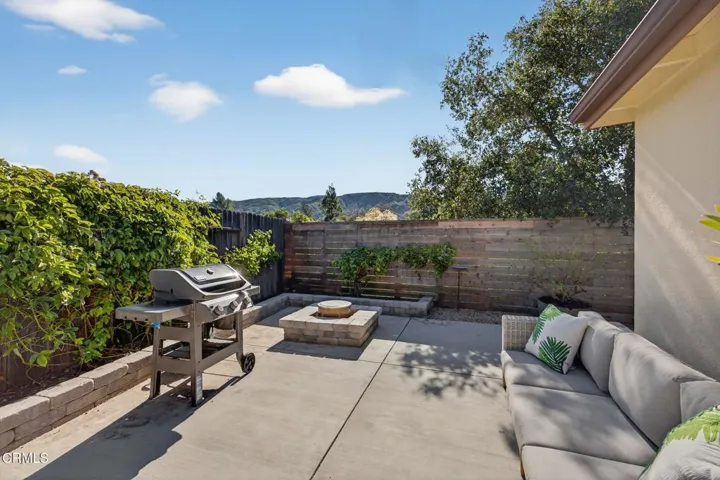 30 30-web-or-mls-Upmarketmedia_1309Gre-0