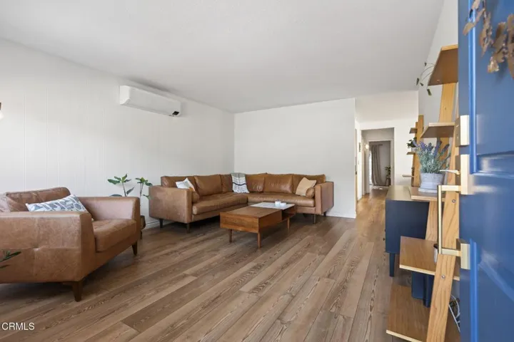 10 6-web-or-mls-Upmarketmedia_1309Gre-01