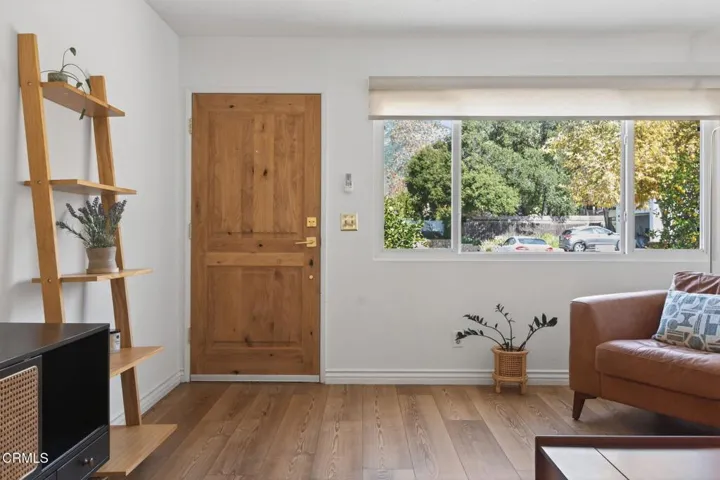 9 8-web-or-mls-Upmarketmedia_1309Gre-023