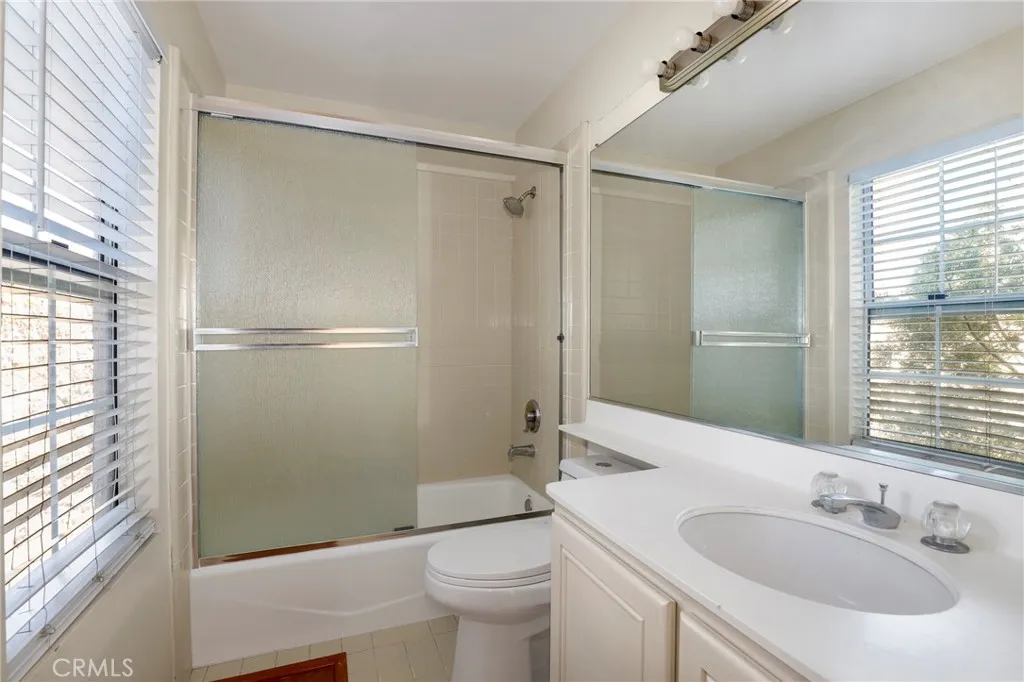 15201 Matisse Circle, La Mirada, California 90638 home-pic-33