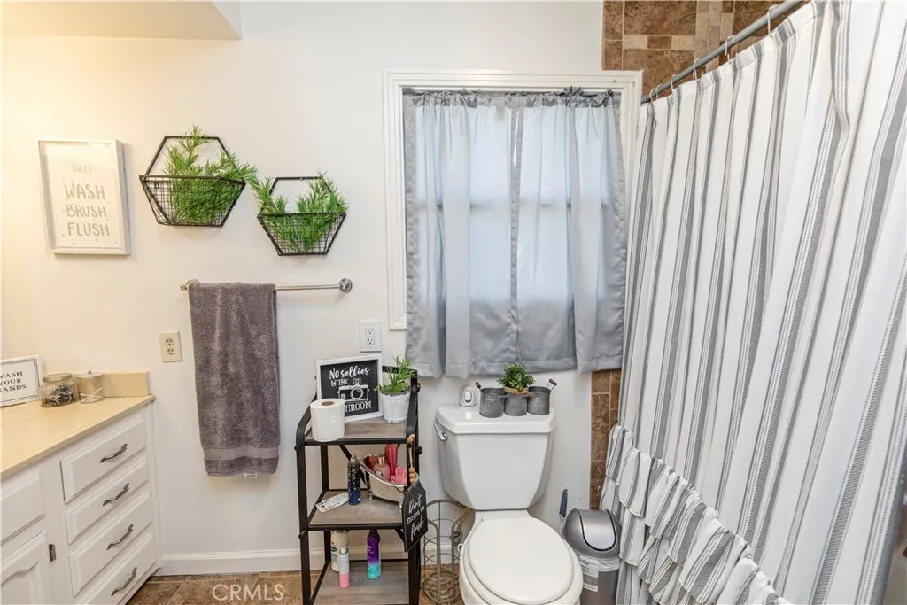 355 E Main, Merced, California 95340 home-pic-18