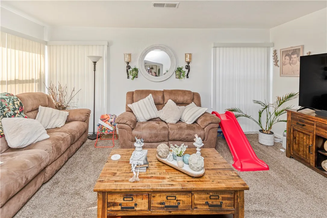 355 E Main, Merced, California 95340 home-pic-5