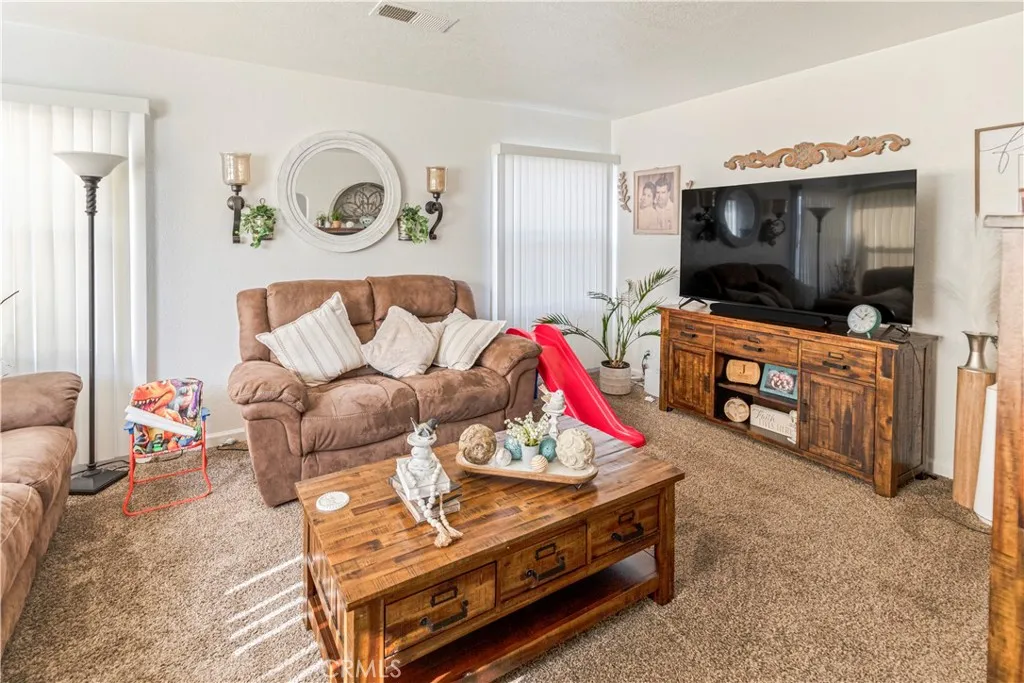 355 E Main, Merced, California 95340 home-pic-4