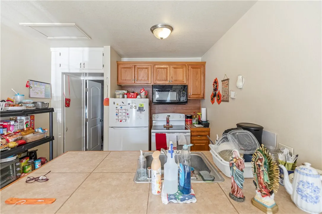 355 E Main, Merced, California 95340 home-pic-23