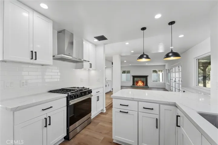 13047 Garris, Granada Hills, California 91344