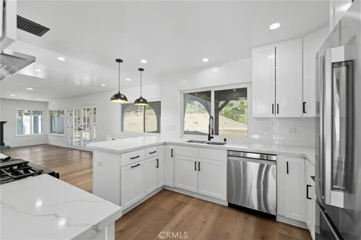 13047 Garris, Granada Hills, California 91344