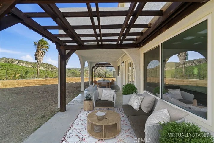 13047 Garris, Granada Hills, California 91344