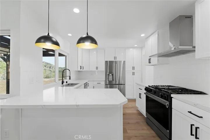 13047 Garris, Granada Hills, California 91344