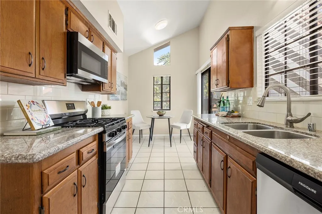 102 Kauai Lane, Placentia, California 92870 home-pic-9