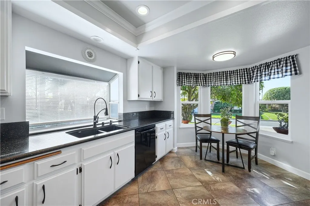 1393 Sunrise Circle S, Upland, California 91784 home-pic-6