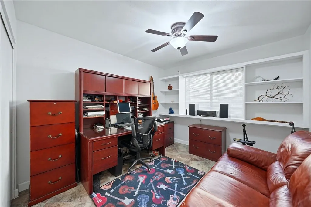 1393 Sunrise Circle S, Upland, California 91784 home-pic-23