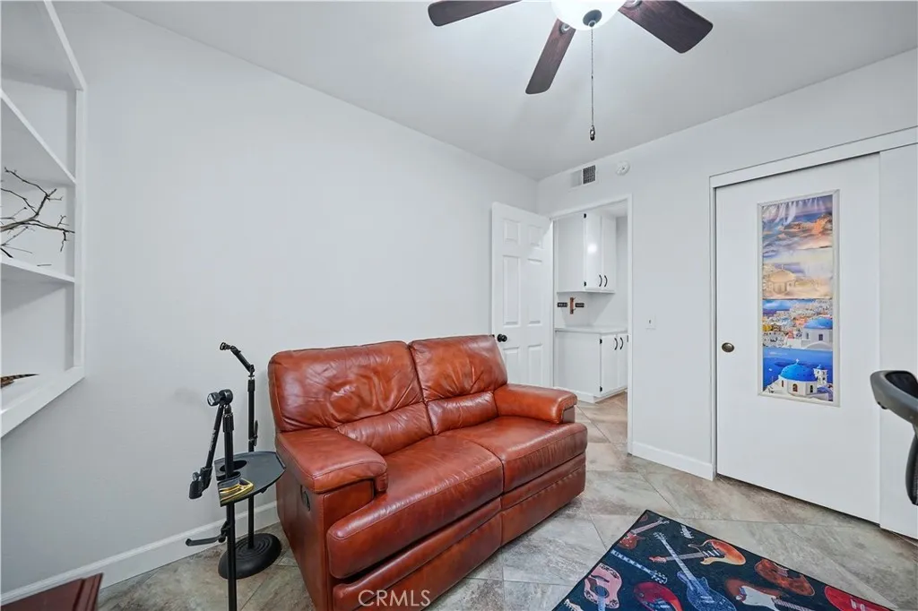 1393 Sunrise Circle S, Upland, California 91784 home-pic-24