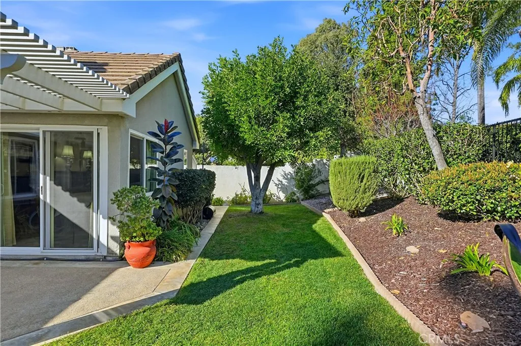 1393 Sunrise Circle S, Upland, California 91784 home-pic-31