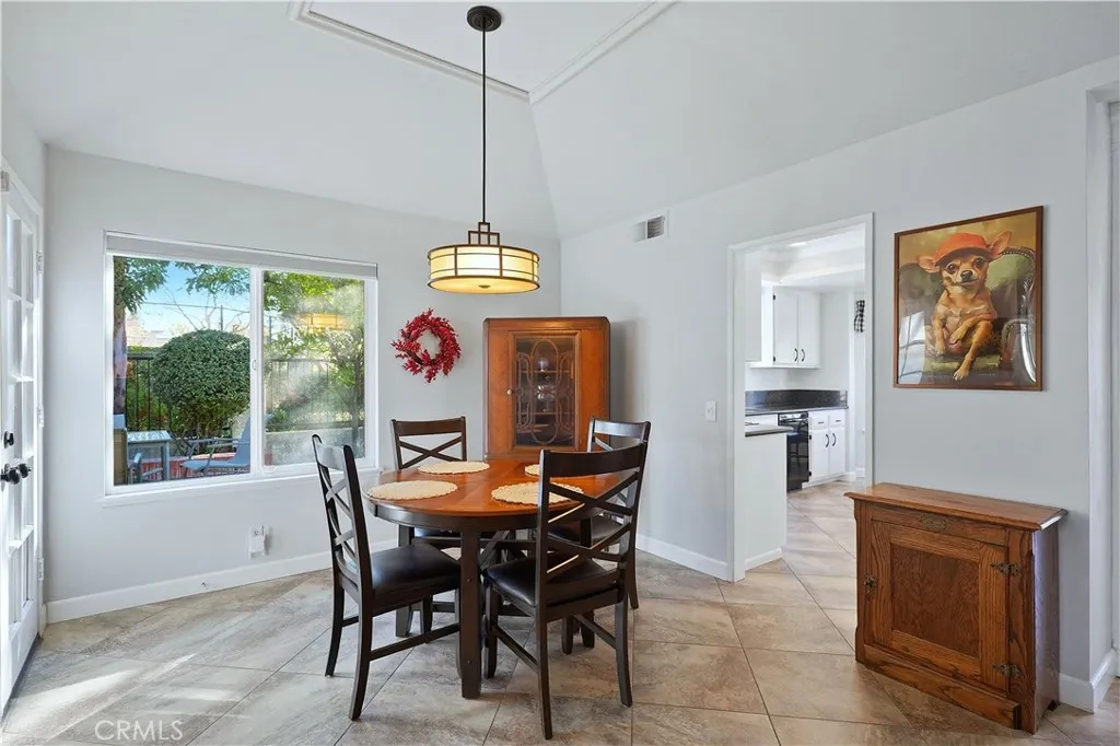 1393 Sunrise Circle S, Upland, California 91784 home-pic-13