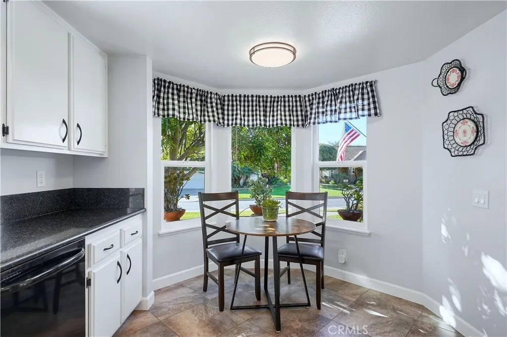 1393 Sunrise Circle S, Upland, California 91784 home-pic-11