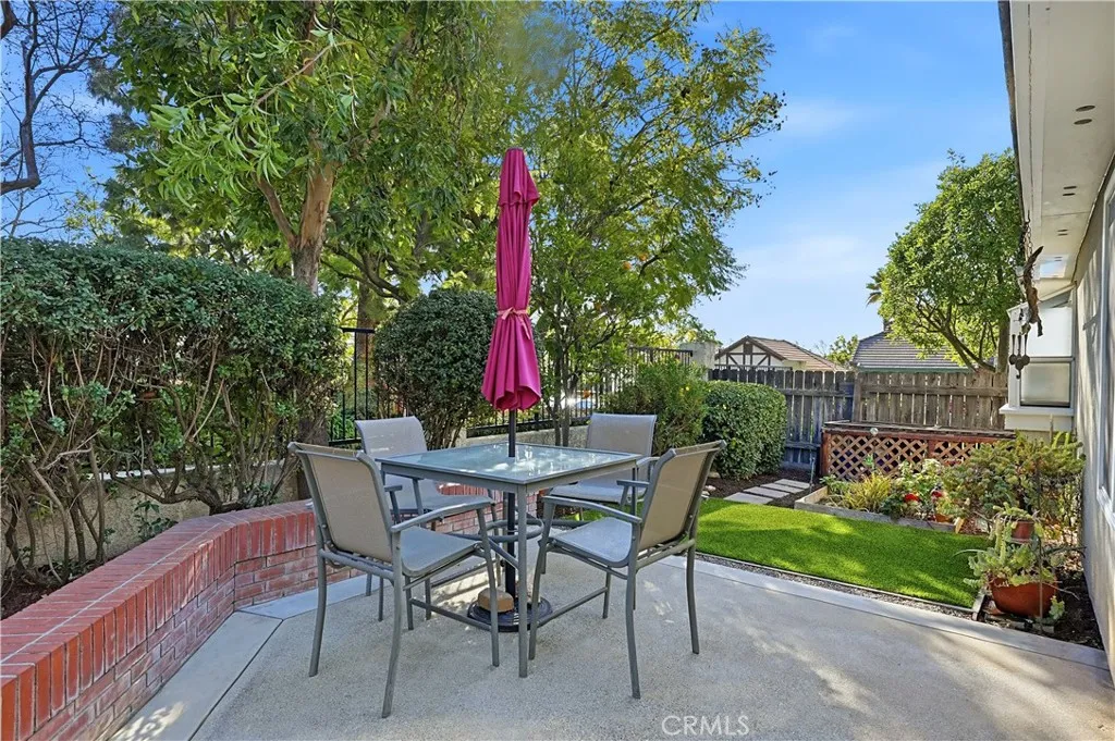 1393 Sunrise Circle S, Upland, California 91784 home-pic-28