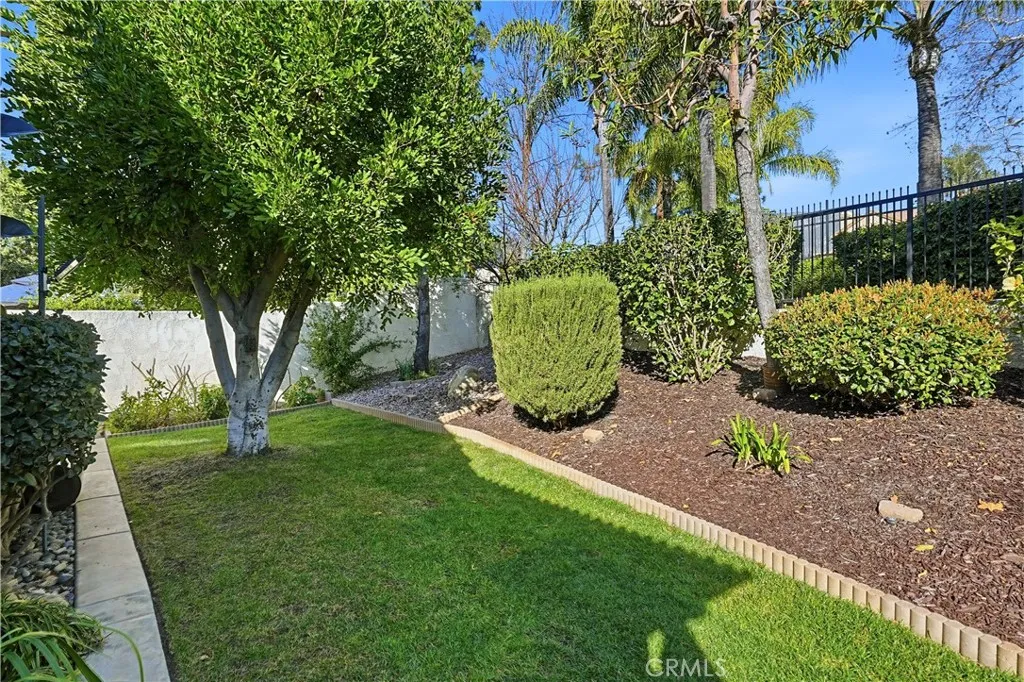 1393 Sunrise Circle S, Upland, California 91784 home-pic-30