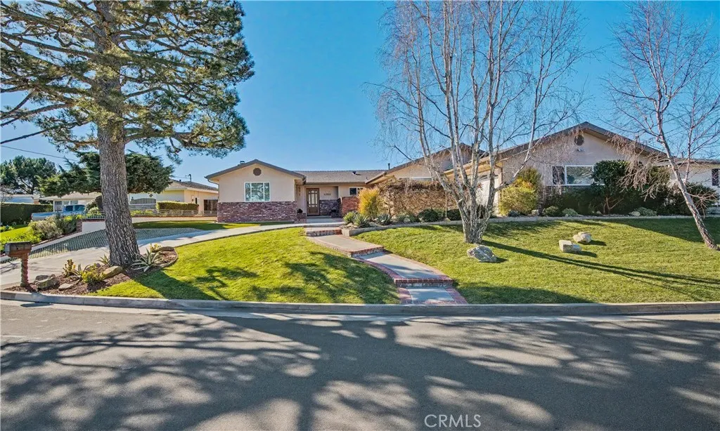 30520 Santa Luna Drive, Rancho Palos Verdes, California 90275 home-pic-1
