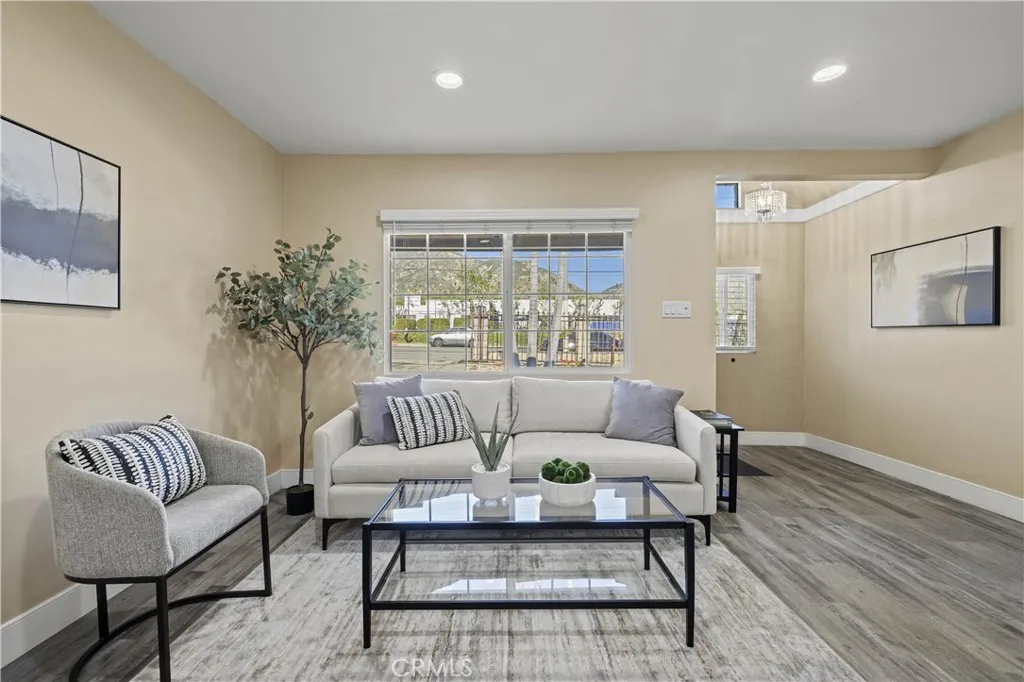 13573 Eldridge, Sylmar, California 91342 home-pic-7