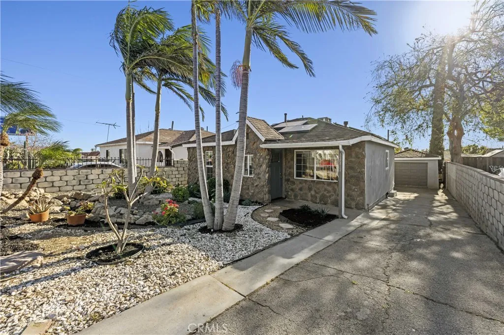 13573 Eldridge, Sylmar, California 91342 home-pic-3